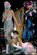 Orgía lésbica con Felicia Danay, Julia Hayes y Sara St. James, foto 9