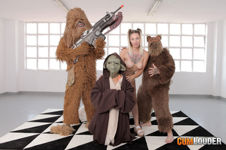 Chewbacca y un ewok se follan a Yuno Love, foto 1